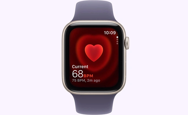 اپل واچ SE 3 که زمان جاری را از گوشه بالایی نمایش می&zwnj;دهد و گزینه Current در پایین صفحه دیده می&zwnj;شود.