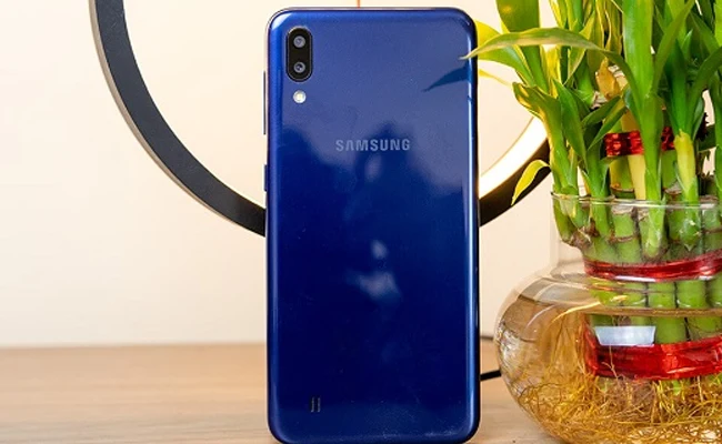 مقایسه Y7 Prime 2019 با گلکسی M10