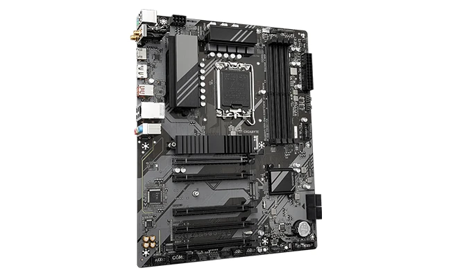 نمای سمت راست مادربرد گیگابایت B760 DS3H AX D5