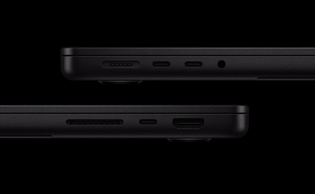 در این عکس پورت&zwnj;های اتصال مک بوک ایر M5 Apple نمایش داده شده است.