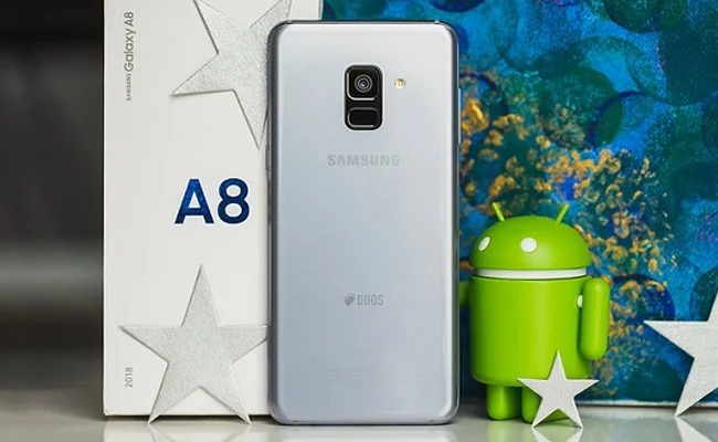 مقایسه گلکسی A6 با A8