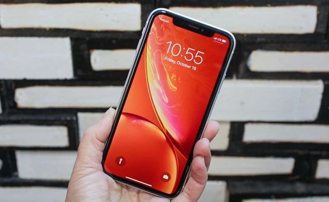 مقایسه آیفون XR