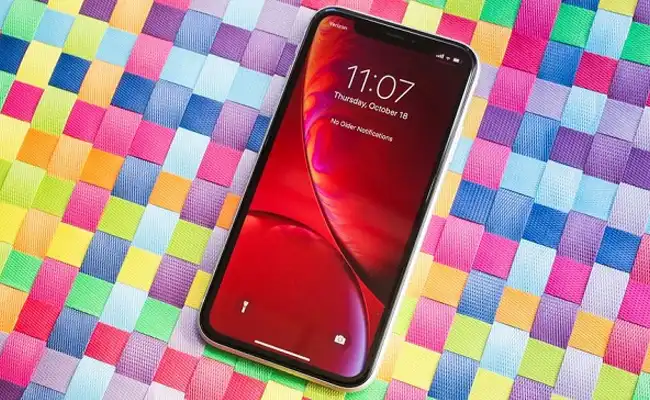 مقایسه آیفون XR
