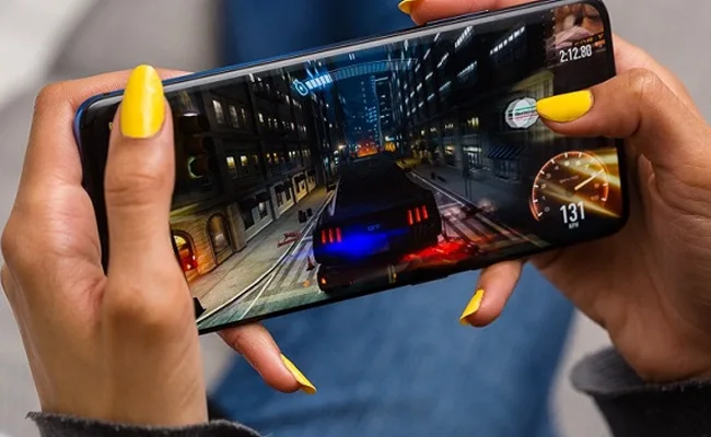 مقایسه وان پلاس 7 پرو با آیفون XS Max اپل