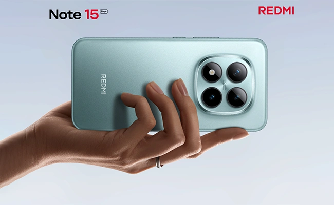 عکس واقعی پشت گوشی شیائومی Redmi Note 15 Pro Plus رنگ سبز یشمی در دست کاربر