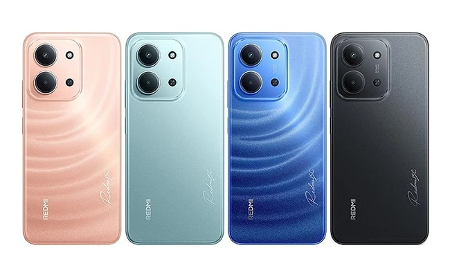 در این عکس چهار گوشی موبایل شیائومی Redmi 15C ظرفیت 256 گیگابایت رم 8 گیگابایت در رنگ&zwnj;های مختلف نمایش داده شده است.